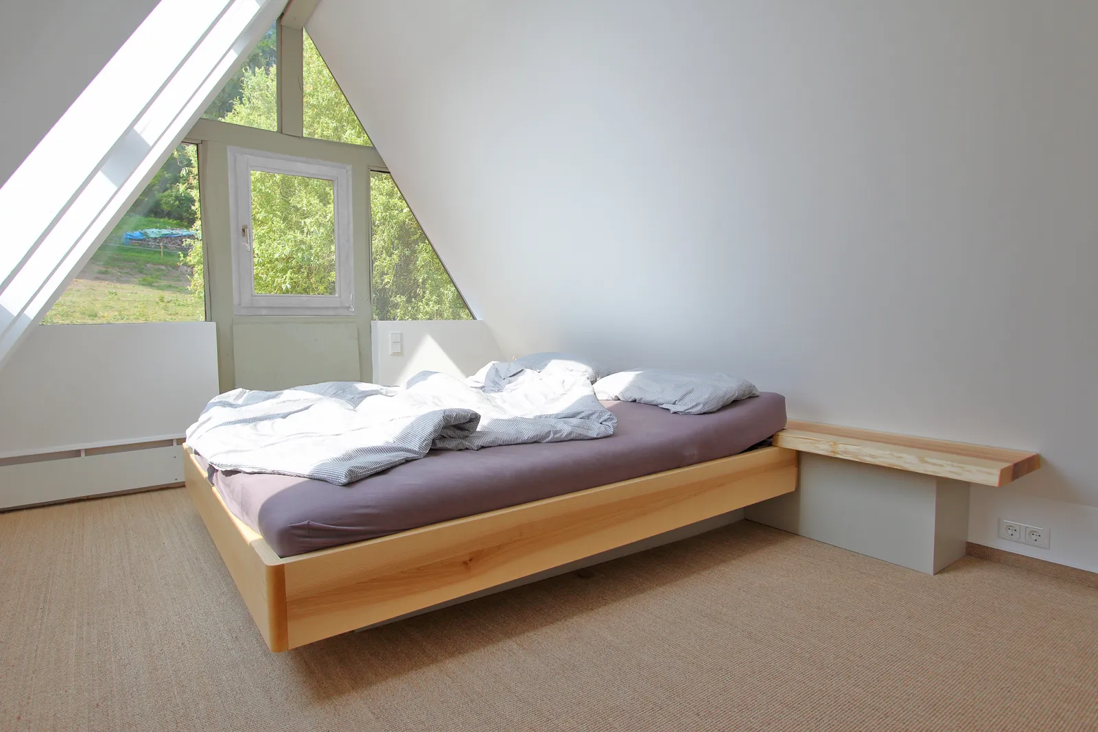 matalia-bett-esche-schwebend_flaches_kopfteil-1