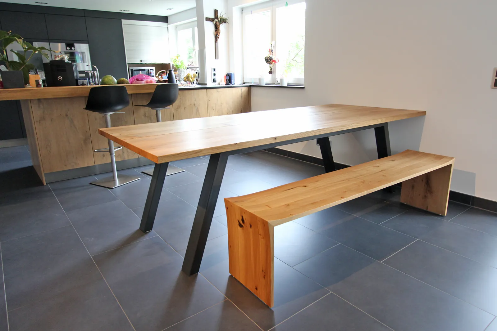 matalia-esstisch-eiche-mit_bank-1